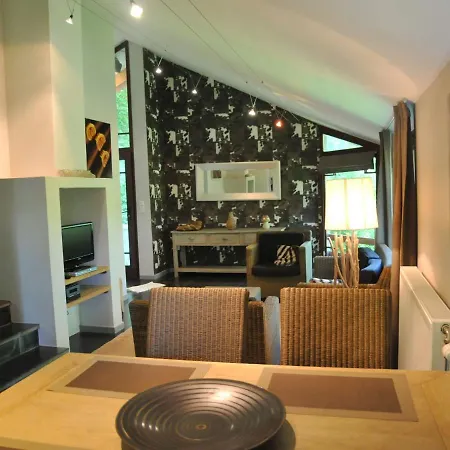 Cozy Holiday In With Garden בית נופש דורבורי