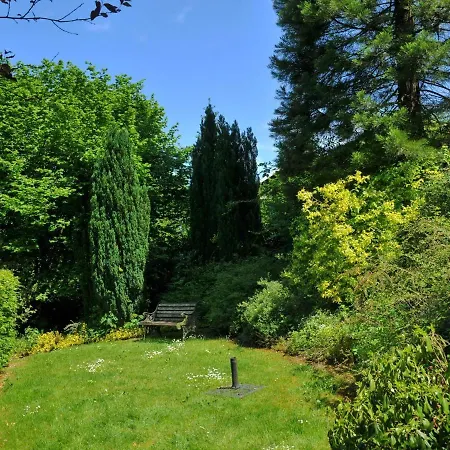 Cozy Holiday In With Garden
